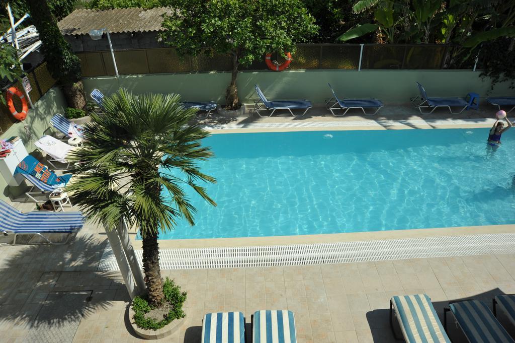 Anseli Hotel Kremastí Buitenkant foto