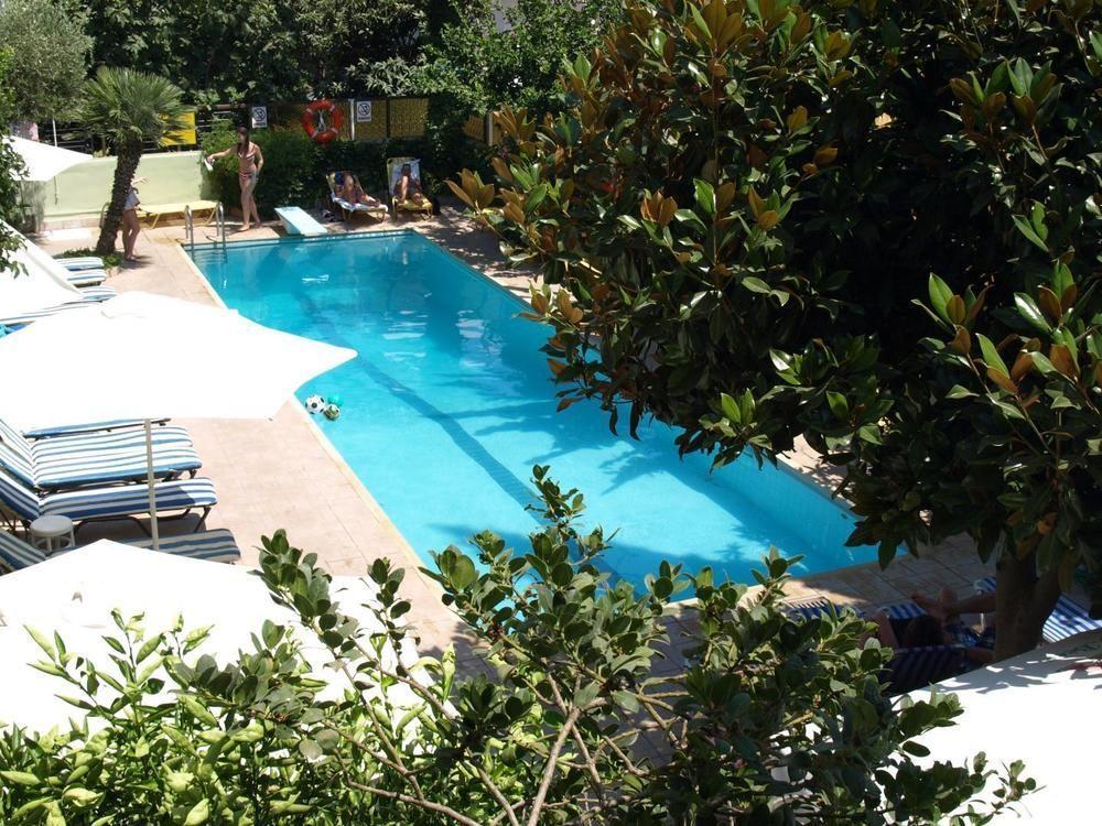 Anseli Hotel Kremastí Buitenkant foto