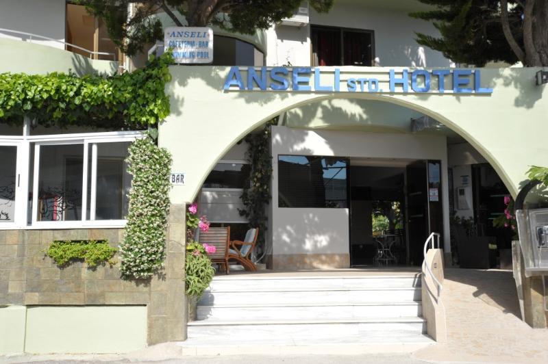 Anseli Hotel Kremastí Buitenkant foto